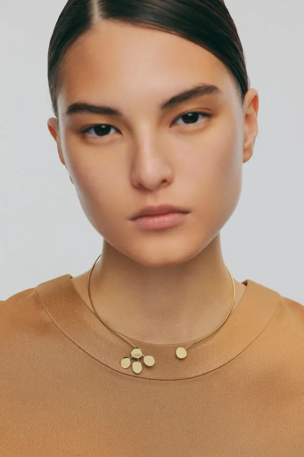 Chokers Petal Flat Choker, yellow gold with a unique touch from Guzema