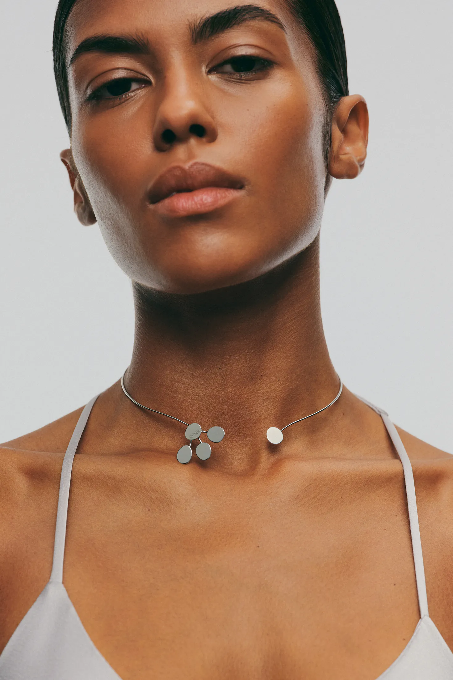 Chokers Petal Flat Choker, white gold with a unique touch from Guzema