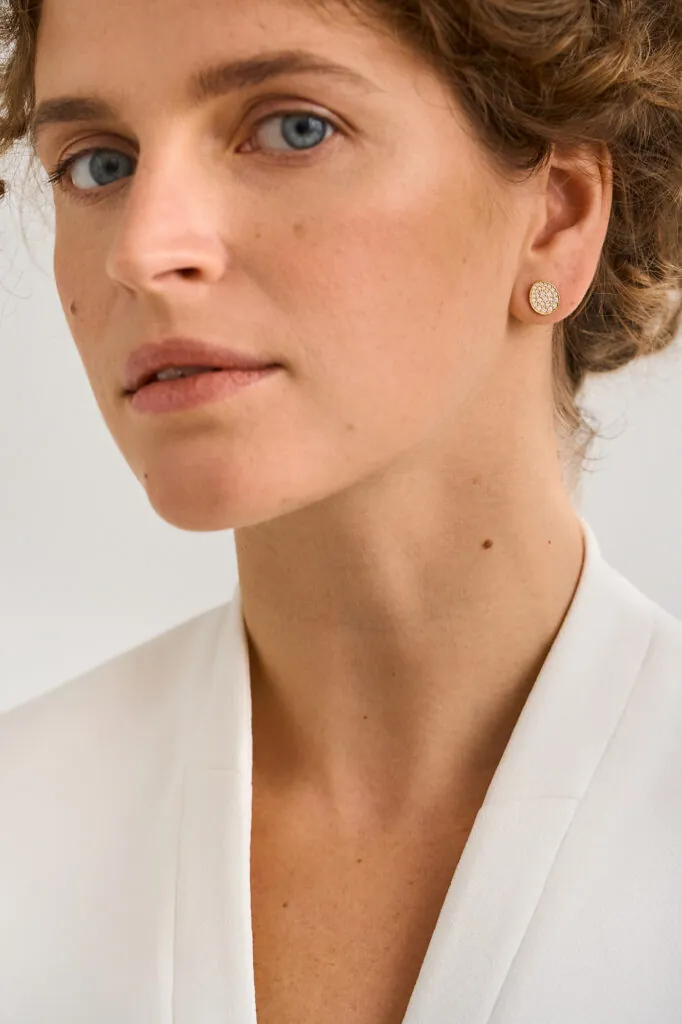 Earrings Flats Earrings, diamonds, yellow gold with timeless design by Guzema
