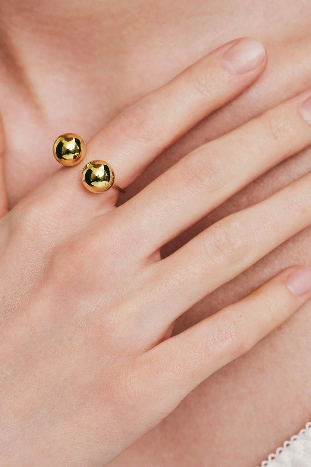 Rings Bold Duo Orb Ring, yellow gold with luxury craftsmanship from Guzema
