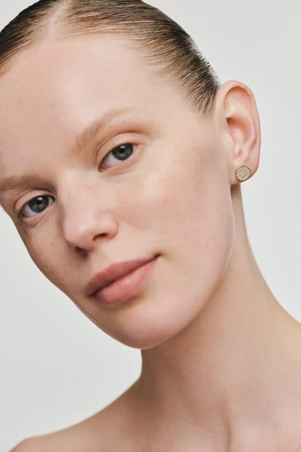Earrings Flat Earrings, diamonds, yellow gold with timeless design by Guzema