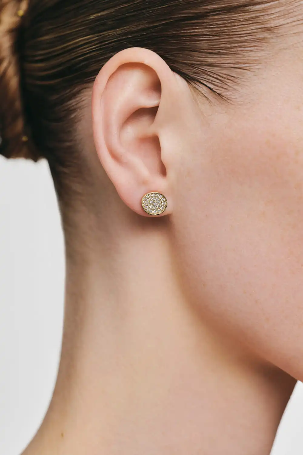 Earrings Flat Earrings, diamonds, yellow gold for a unique and sophisticated look