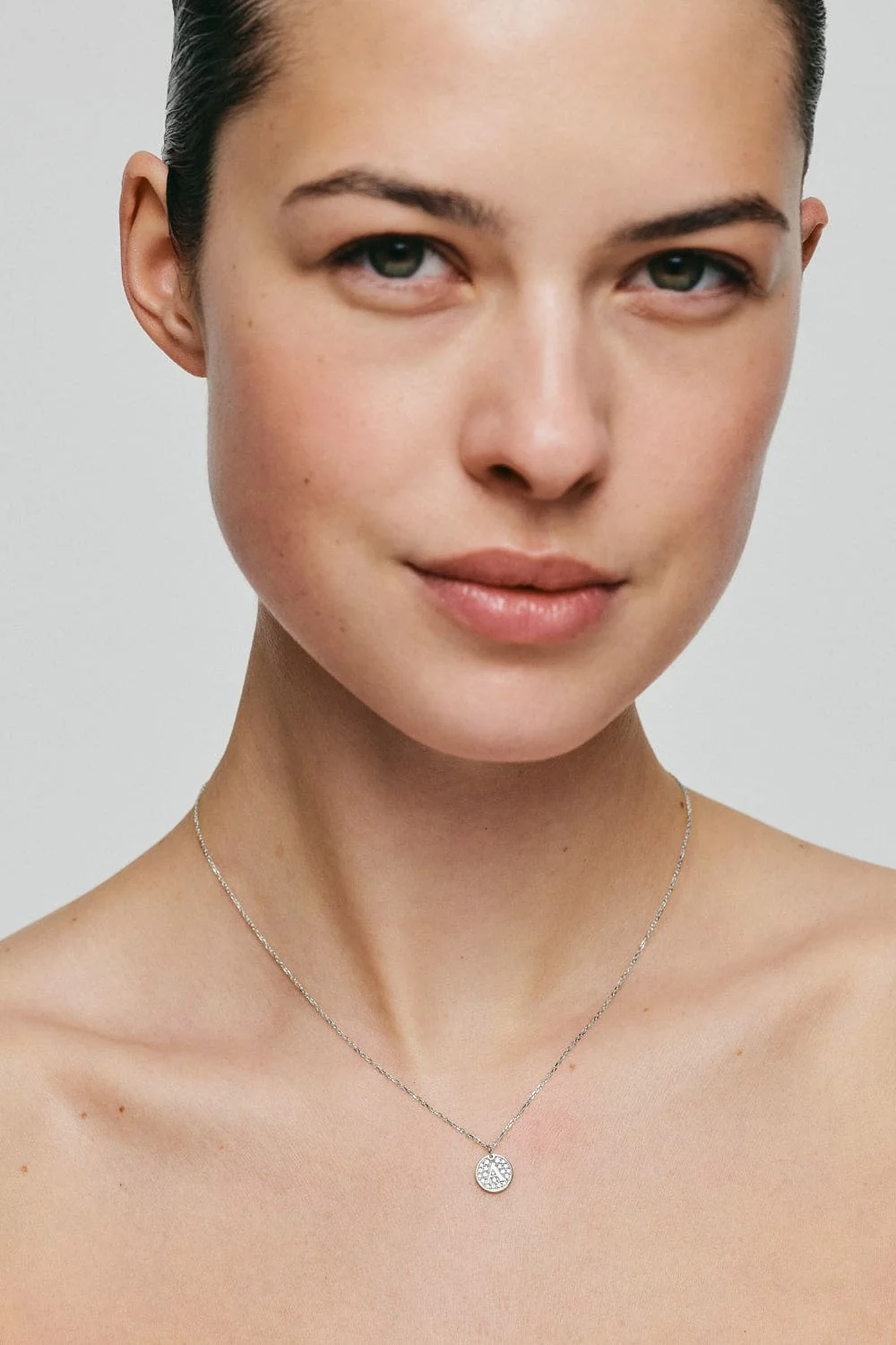 Custom Necklaces Necklace with initial, diamonds, white gold for a luxurious style