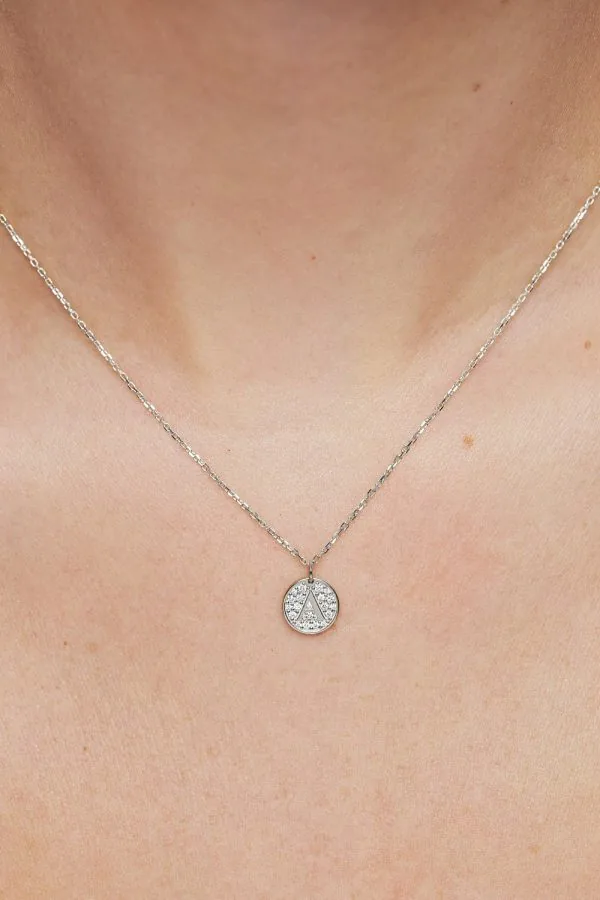 Custom Necklaces Necklace with initial, diamonds, white gold for a luxurious style