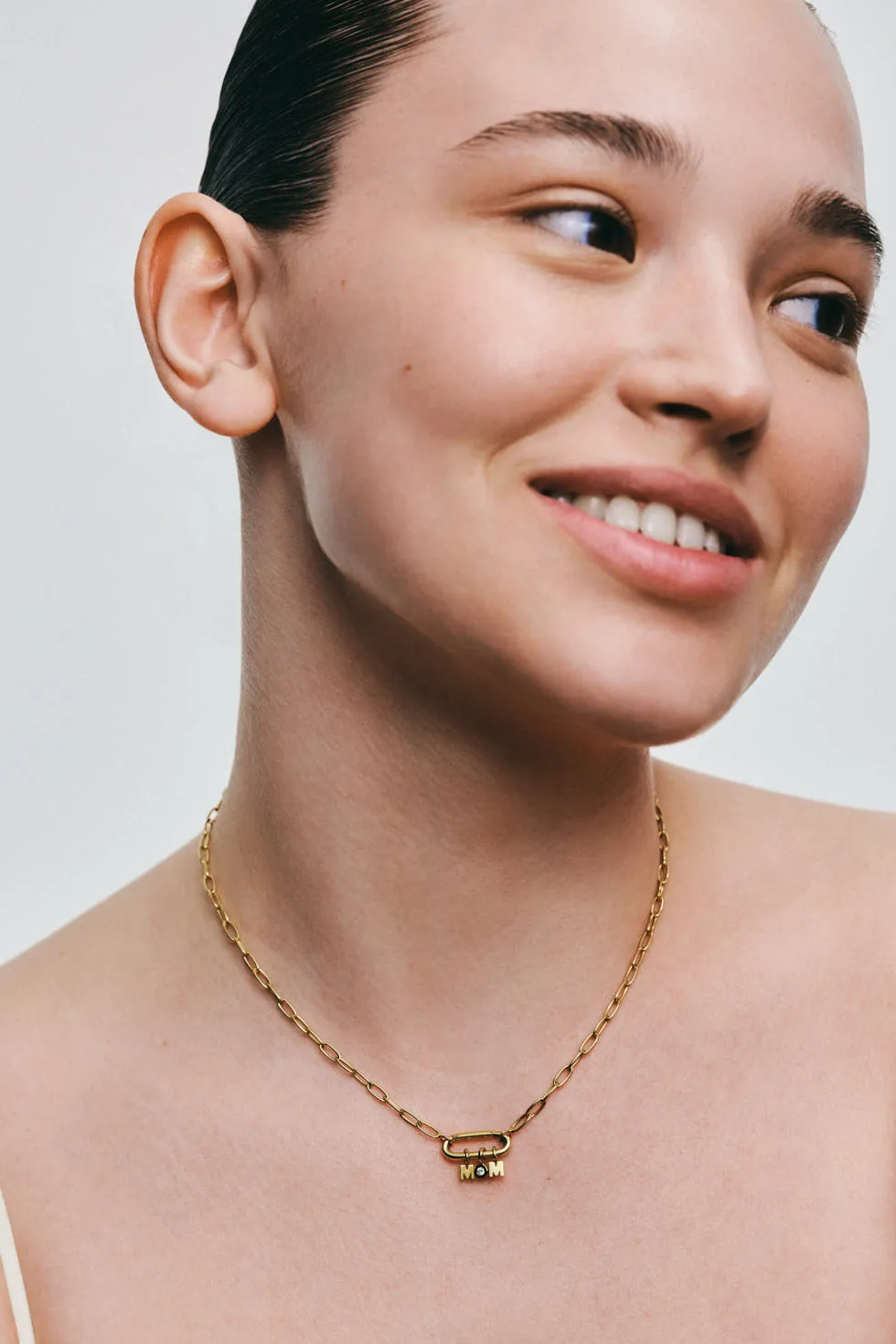 Necklaces MOM Necklace, diamond, yellow gold with fast delivery from Guzema