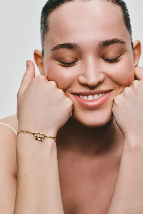 Bracelets MOM Bracelet, diamond, yellow gold with modern elegance