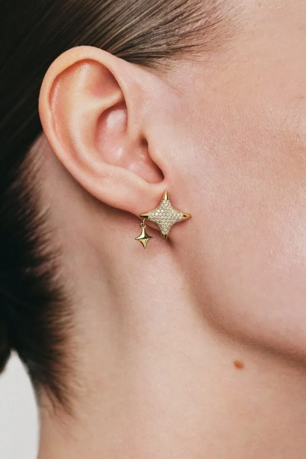Earrings Star Charm Stud Earrings, diamonds, yellow gold for a unique and sophisticated look