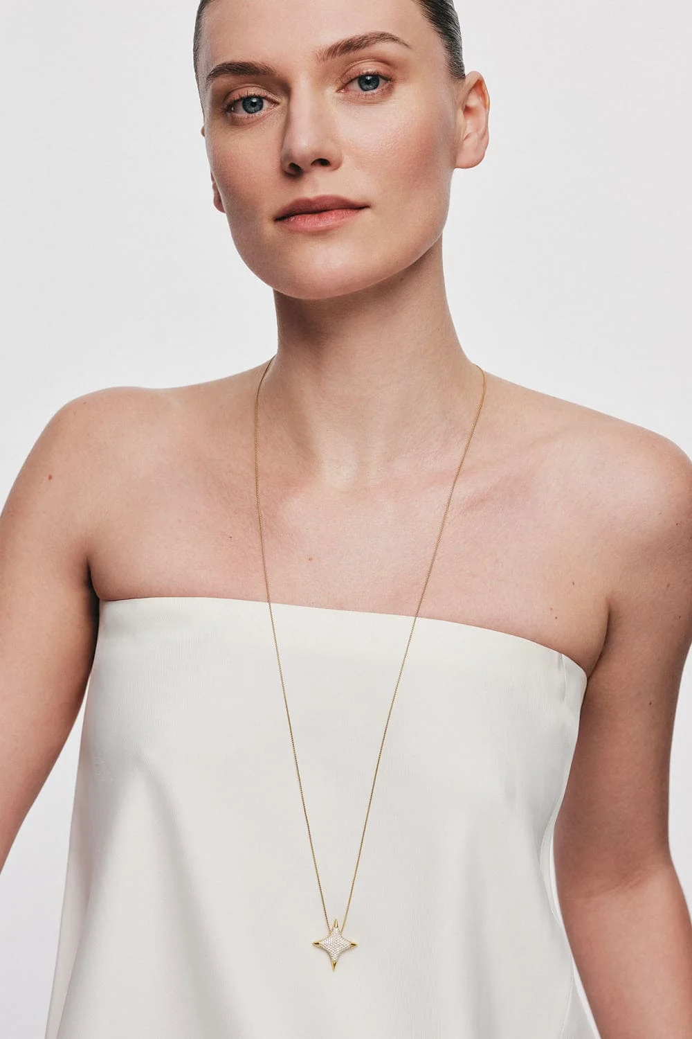 Necklaces Star Pendant, yellow gold with fast delivery from Guzema