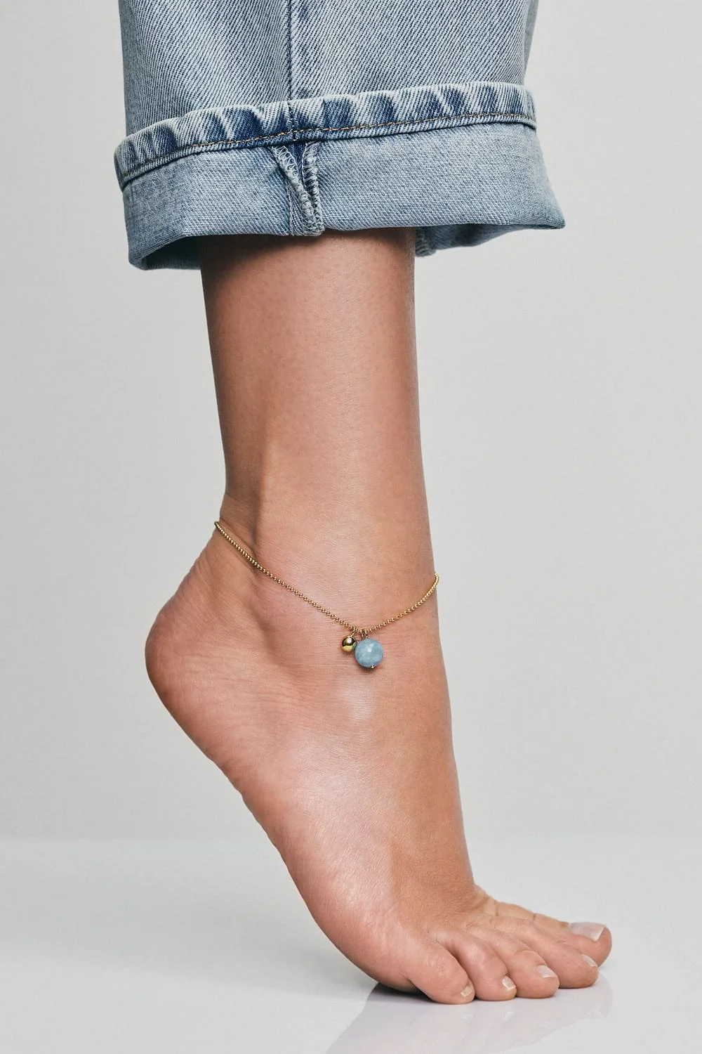 Anklets Celestial Blue Anklet, yellow gold with timeless elegance from Guzema