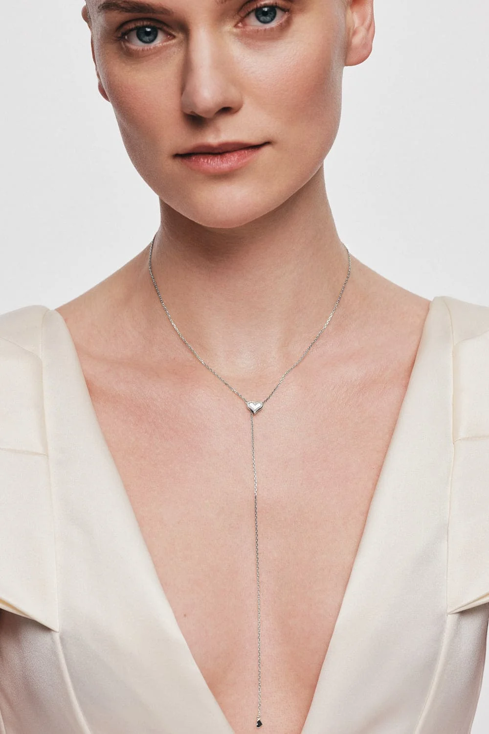 Custom Necklaces Heart Transformer Necklace with Diamond Outline, white gold for a luxurious style