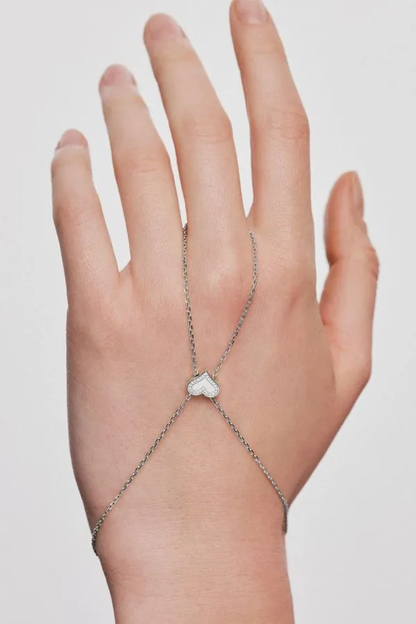 Bracelets Heart Chain Bracelet with Diamond Outline, white gold with high-end craftsmanship from Guzema