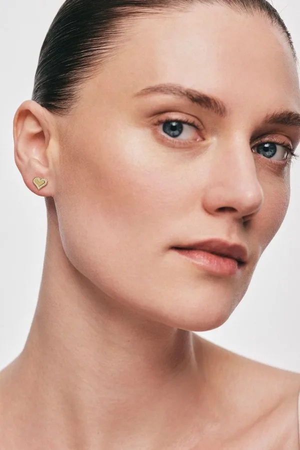 Earrings Heart Earrings with Diamond Outline, yellow gold with timeless design by Guzema