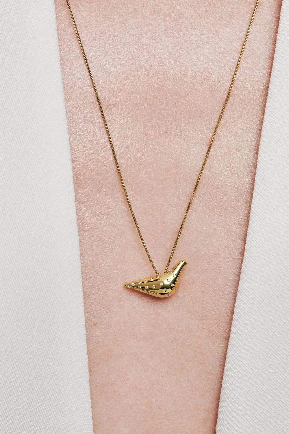 Custom Necklaces Bird Girl Pendant with Diamonds, yellow gold for a luxurious style