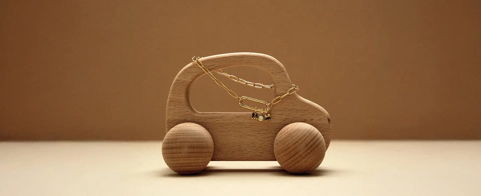 MOTHER’S DAY<br />MOM WOW COLLECTION
