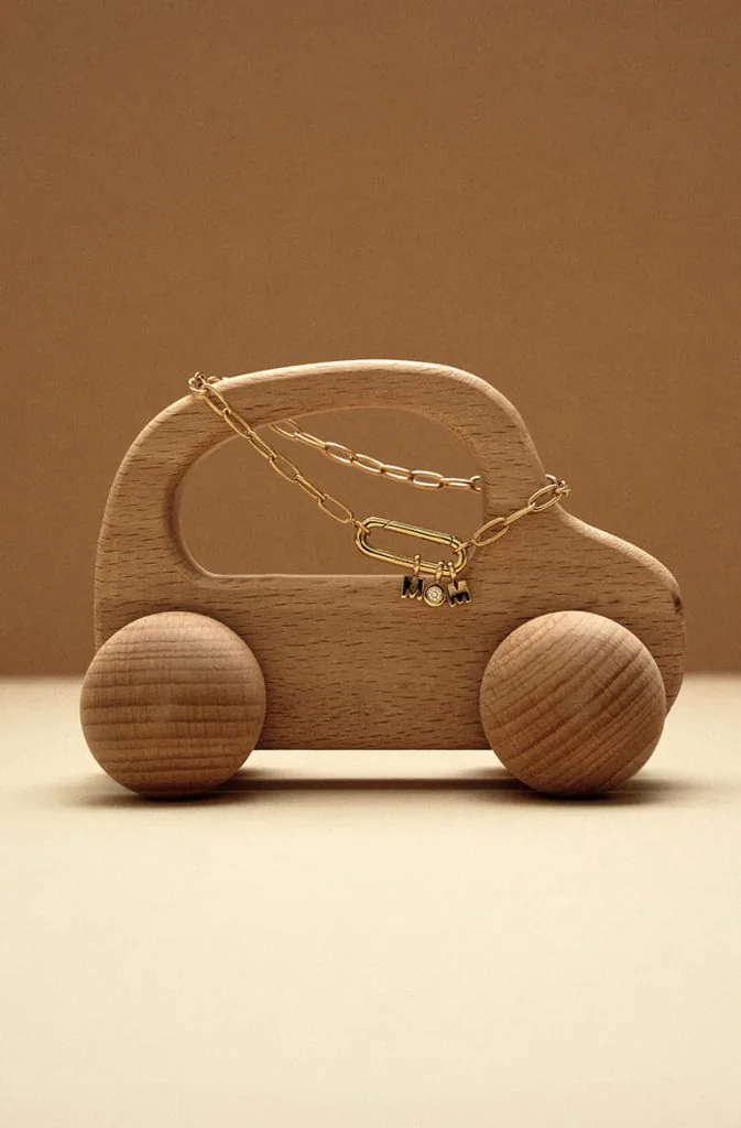 MOTHER’S DAY<br />MOM WOW COLLECTION