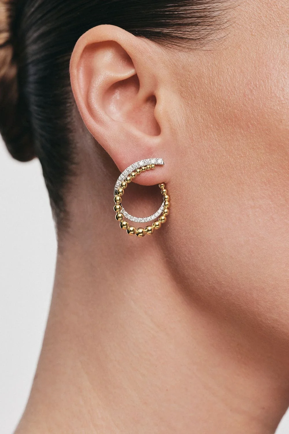 Earrings Spiral Earrings, diamonds, yellow gold for stylish and elegant looks